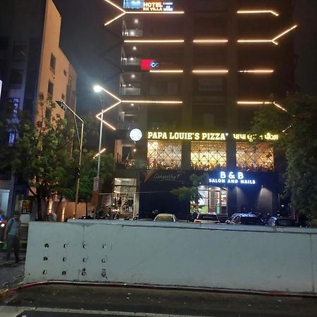 Hotel R K Villa アーメダバード エクステリア 写真